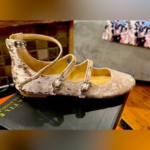 Very volatile Los Angeles size8